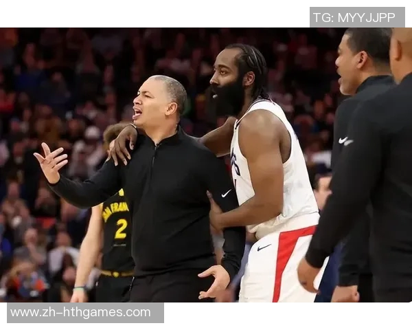 快船与马刺激战正酣球迷期待精彩对决与逆转时刻